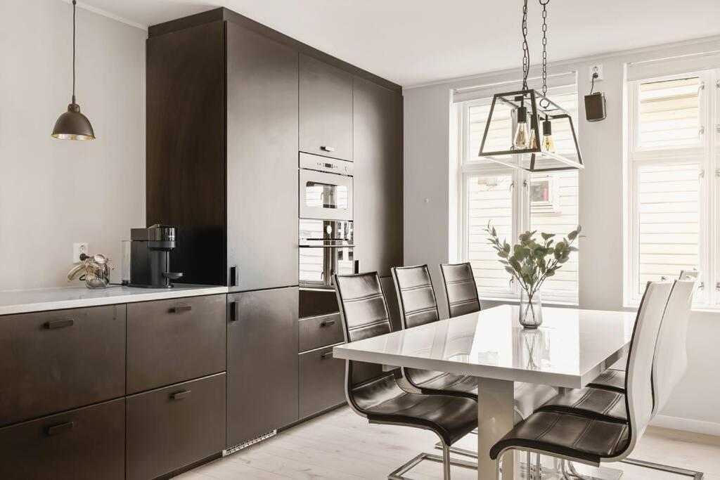 Dinbnb Apartments I Luxury Feel 100M From Bryggen ベルゲン エクステリア 写真